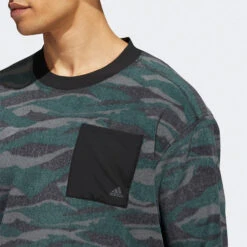 Adidas Texture Print Crew Golf Sweater -Golf Promotion Store Adidas AW22 Texture Print Crewneck HF6523 SWADI320 Black Grey Six Shadow Green Model 2