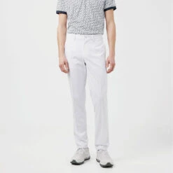 J.Lindeberg Elof Golf Trouser 9 J.Lindeberg Elof Golf Trouser -Golf Promotion Store J.Lindeberg SS22 Elof Trouser GMPA05222 0000 Code TRLIN018 34 W 32 Leg White Model 1